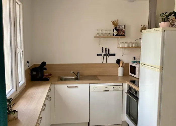 Holiday home Rive Droite Bord De Reville